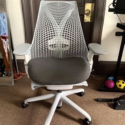 herman miller sayl dupe